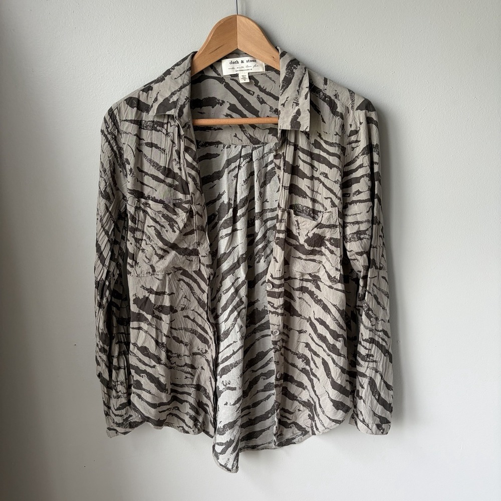 Anthropologie Cloth & Stone Gray Zebra Animal Print Button Down Shirt Top Size S